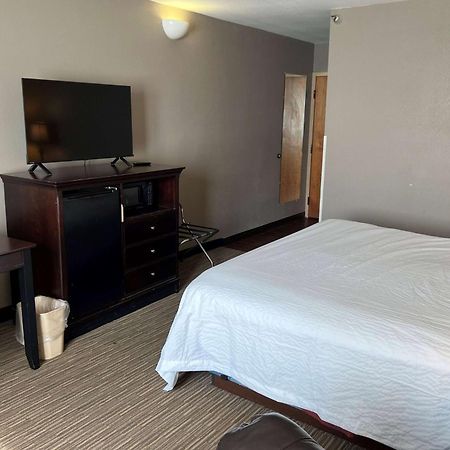 Days Inn By Wyndham Pittsburg Ks Dış mekan fotoğraf
