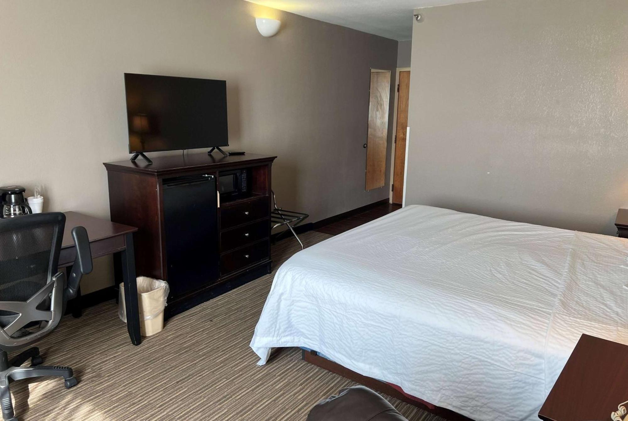 Days Inn By Wyndham Pittsburg Ks Dış mekan fotoğraf