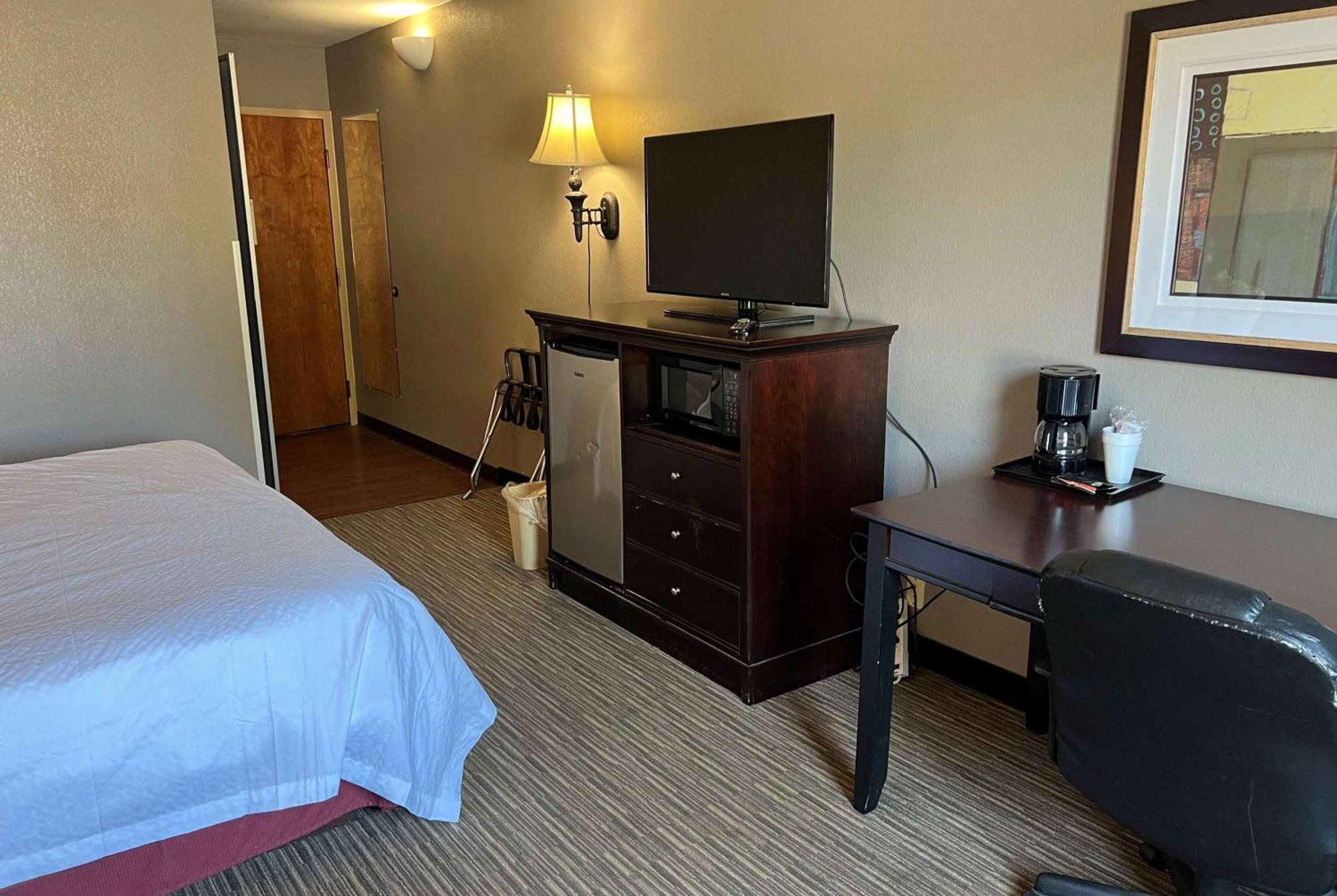 Days Inn By Wyndham Pittsburg Ks Dış mekan fotoğraf