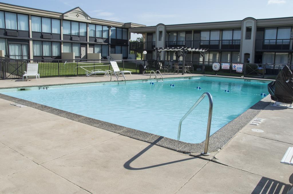 Days Inn By Wyndham Pittsburg Ks Dış mekan fotoğraf