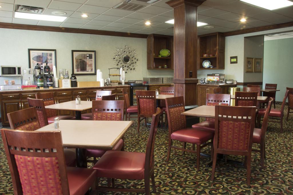 Days Inn By Wyndham Pittsburg Ks Dış mekan fotoğraf