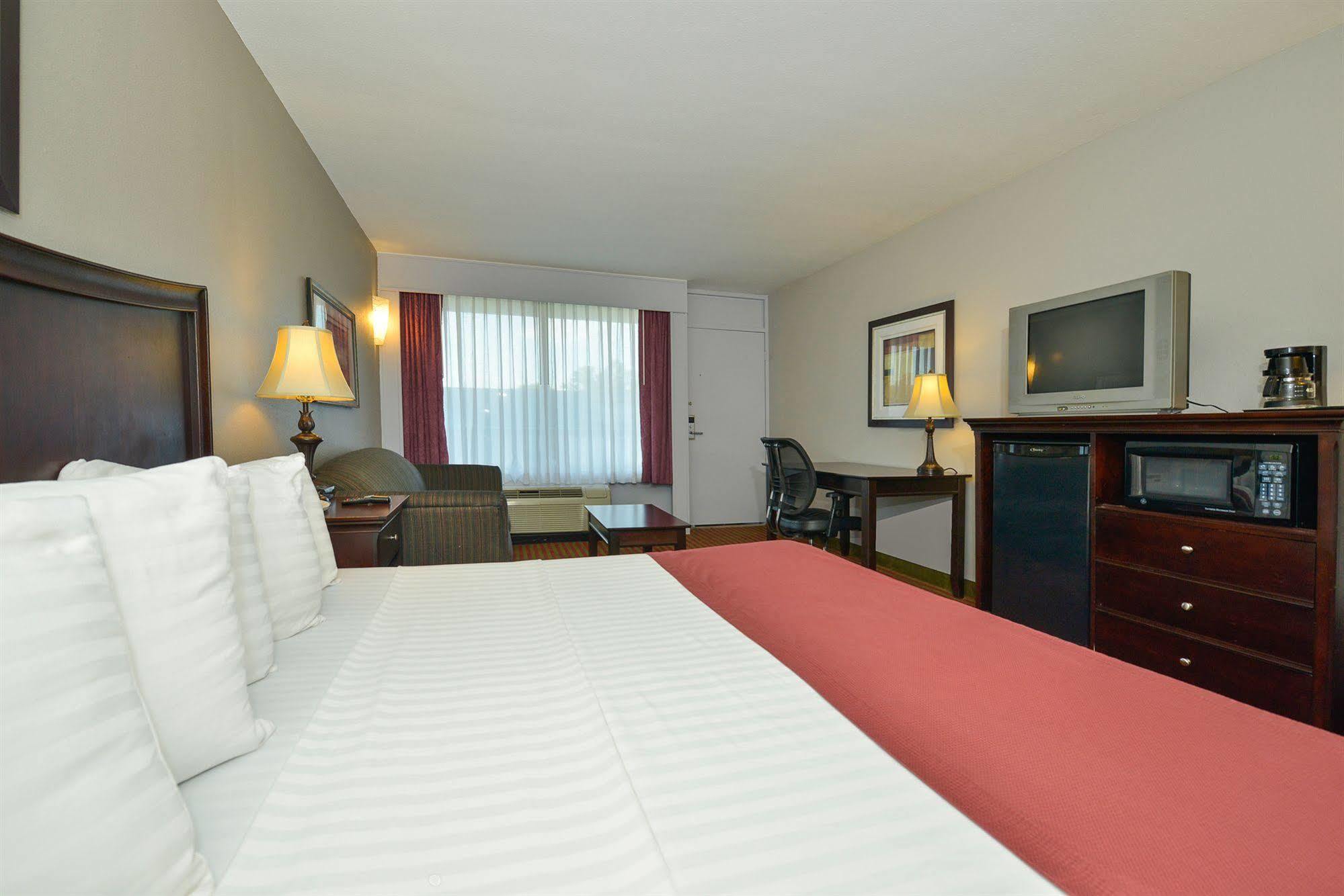 Days Inn By Wyndham Pittsburg Ks Dış mekan fotoğraf