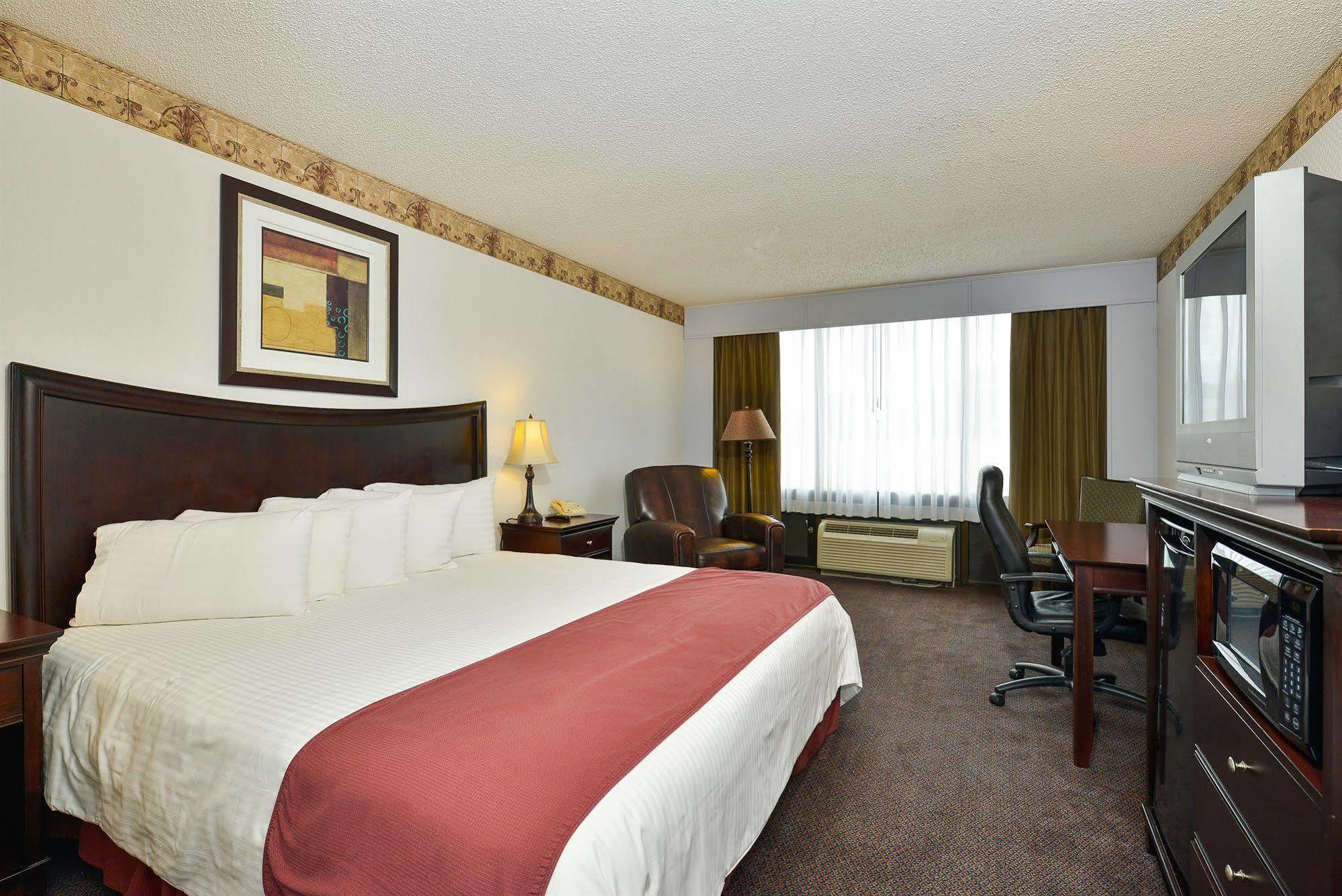Days Inn By Wyndham Pittsburg Ks Dış mekan fotoğraf