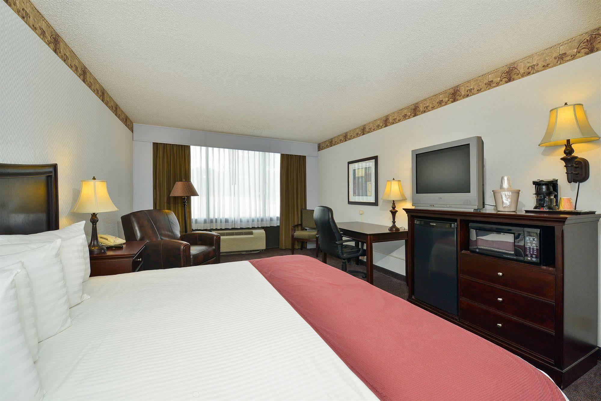 Days Inn By Wyndham Pittsburg Ks Dış mekan fotoğraf