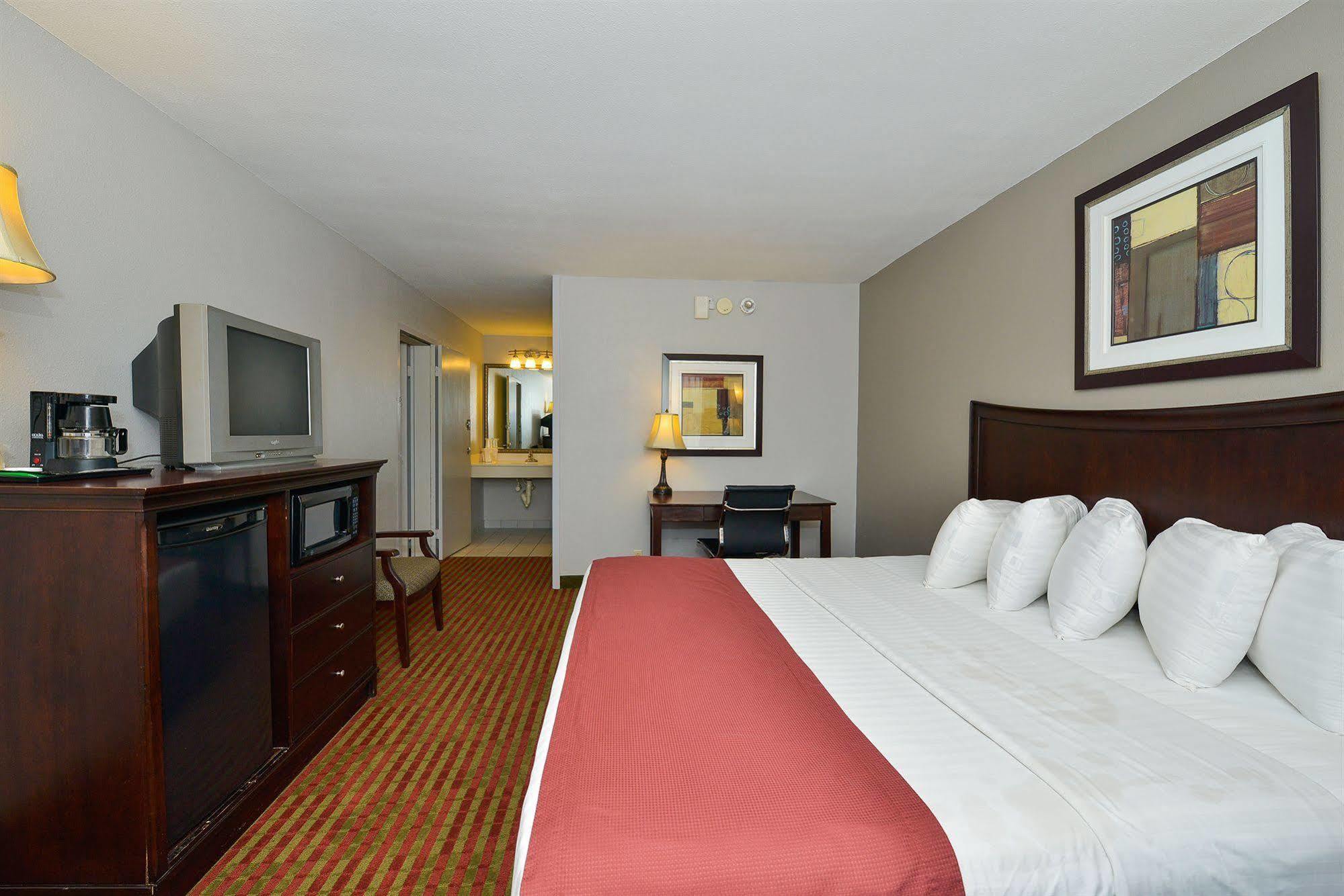 Days Inn By Wyndham Pittsburg Ks Dış mekan fotoğraf