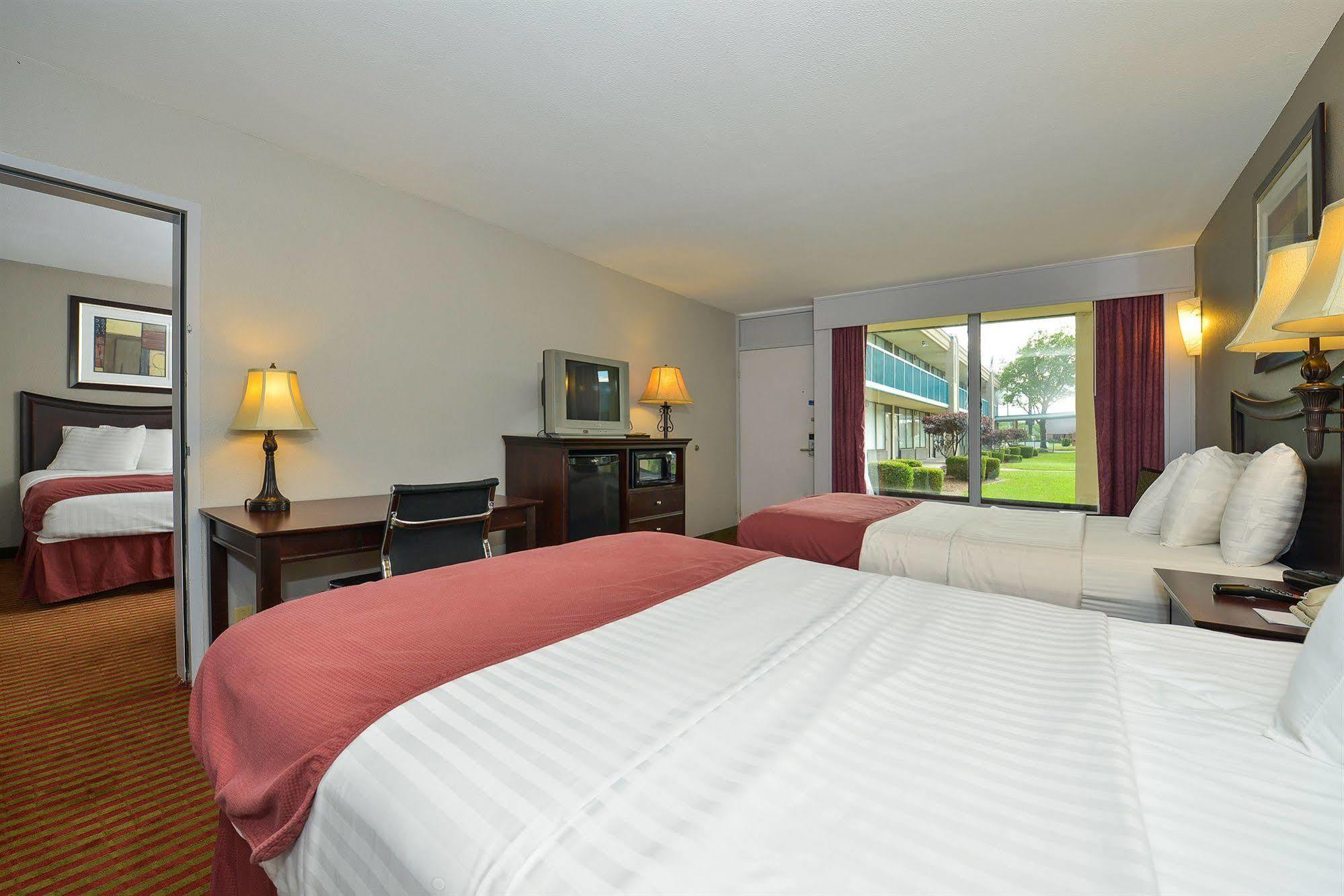 Days Inn By Wyndham Pittsburg Ks Dış mekan fotoğraf