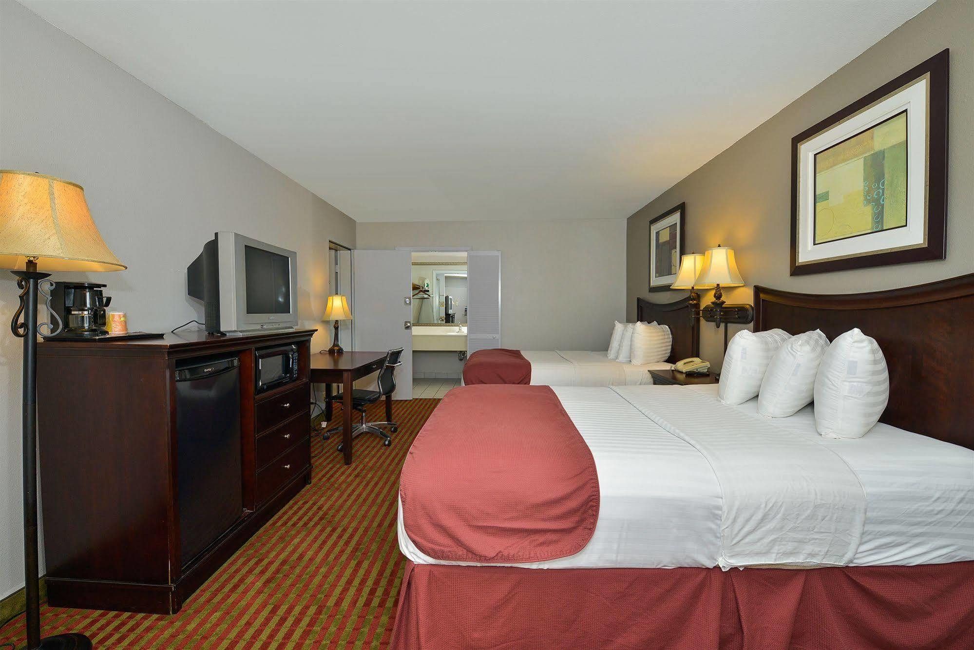 Days Inn By Wyndham Pittsburg Ks Dış mekan fotoğraf