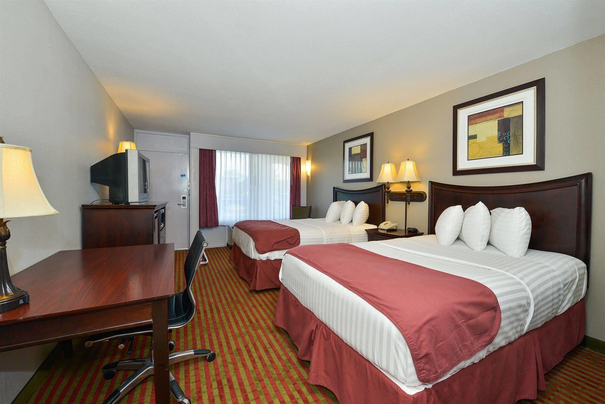 Days Inn By Wyndham Pittsburg Ks Dış mekan fotoğraf