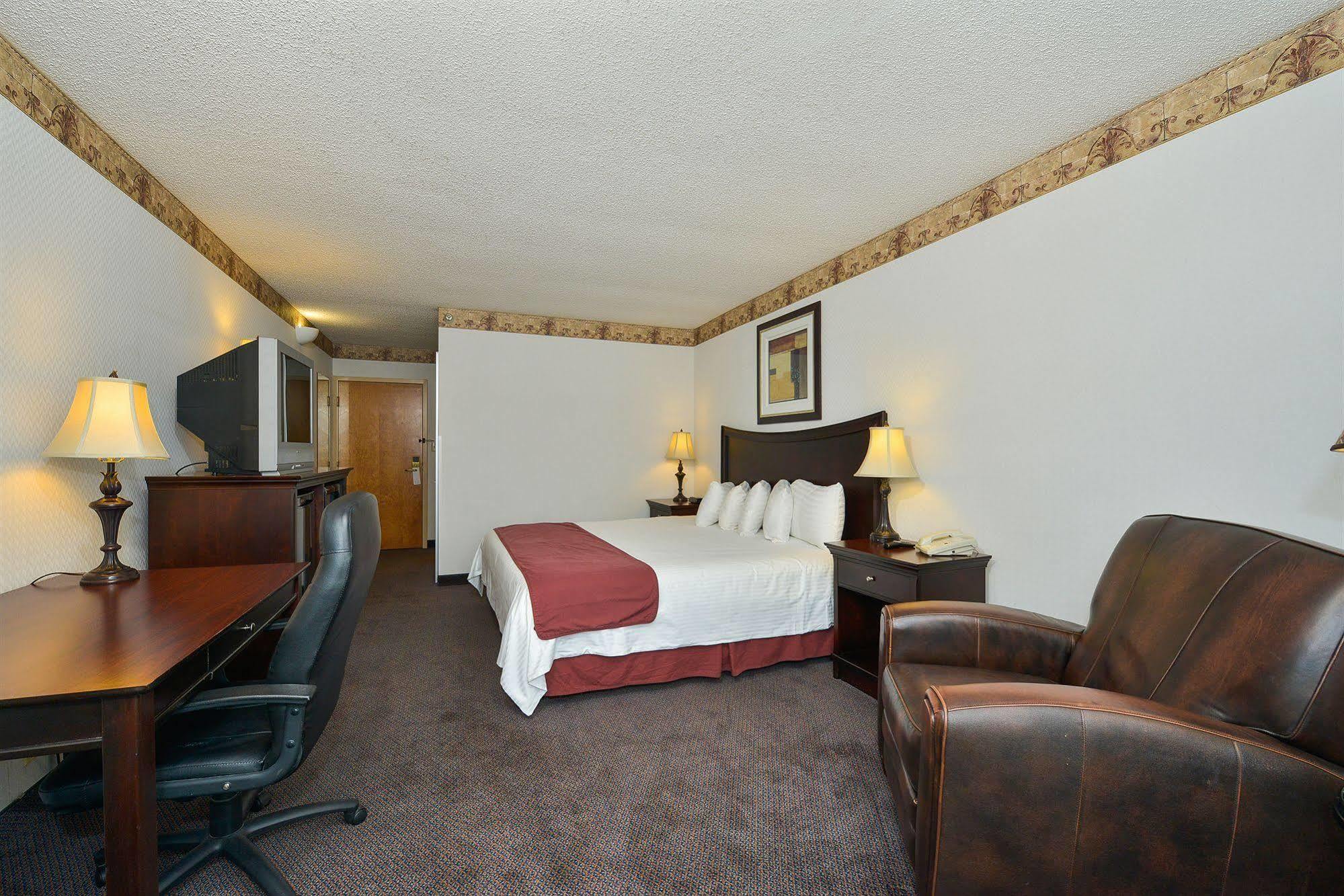 Days Inn By Wyndham Pittsburg Ks Dış mekan fotoğraf